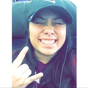 Meet your Posher, Alexis